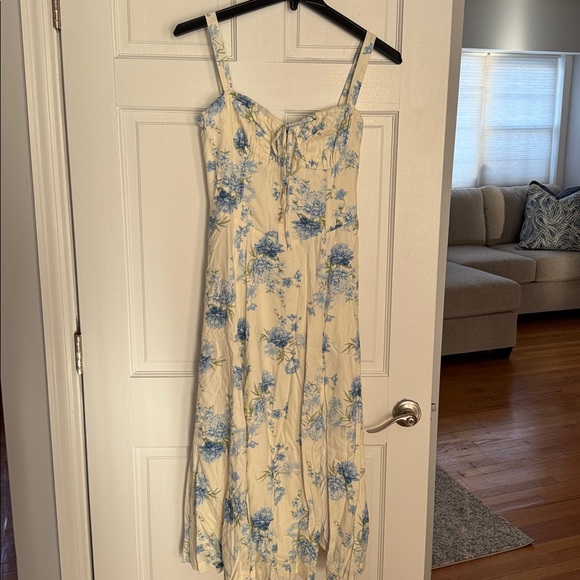 Vici Cream and Blue Floral Midi Dress - Picture 13 of 14